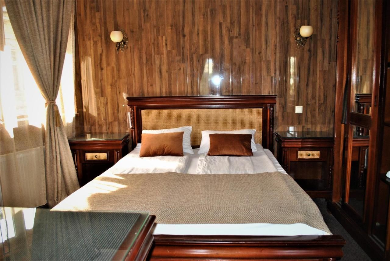 Отели типа «постель и завтрак» Hotel Edinburgh Caracal