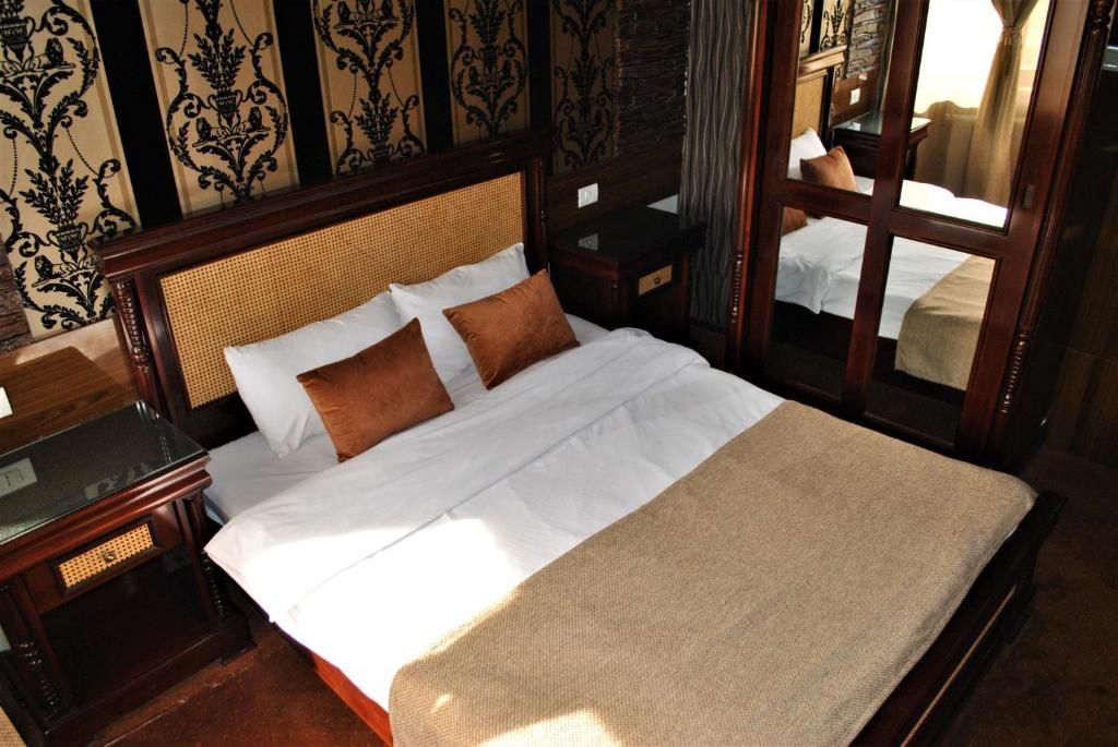 Отели типа «постель и завтрак» Hotel Edinburgh Caracal